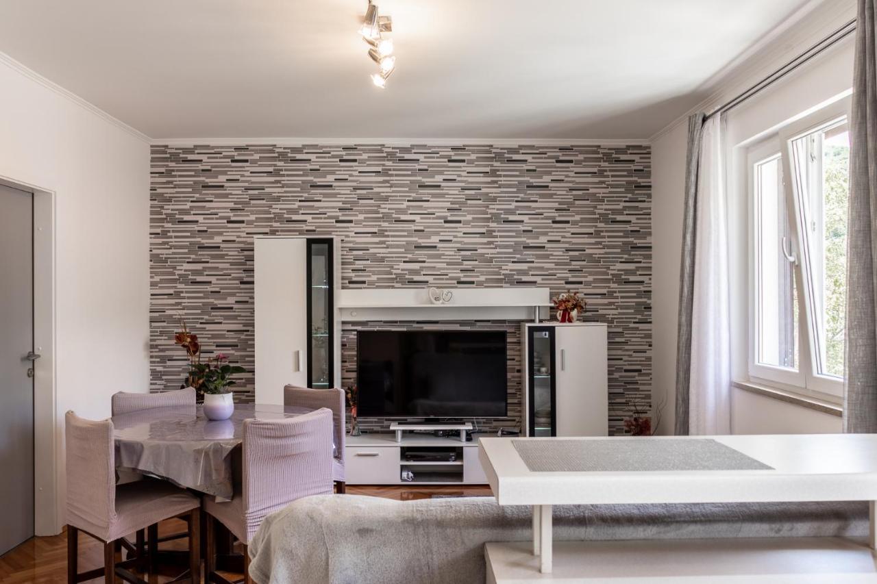 Apartman Danijela Zagorje Екстериор снимка